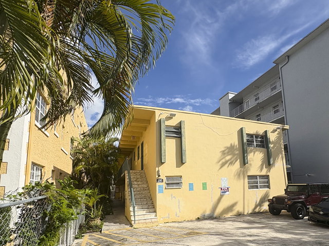 Penn Twelve Condo photo 2